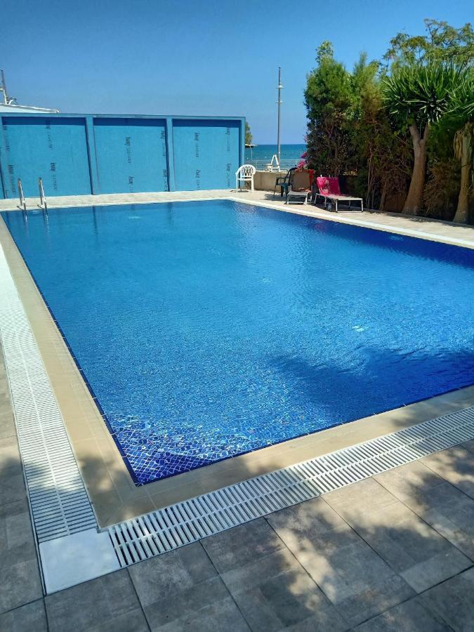 Stelia'S Seagate Studio Apt. لارنكا المظهر الخارجي الصورة