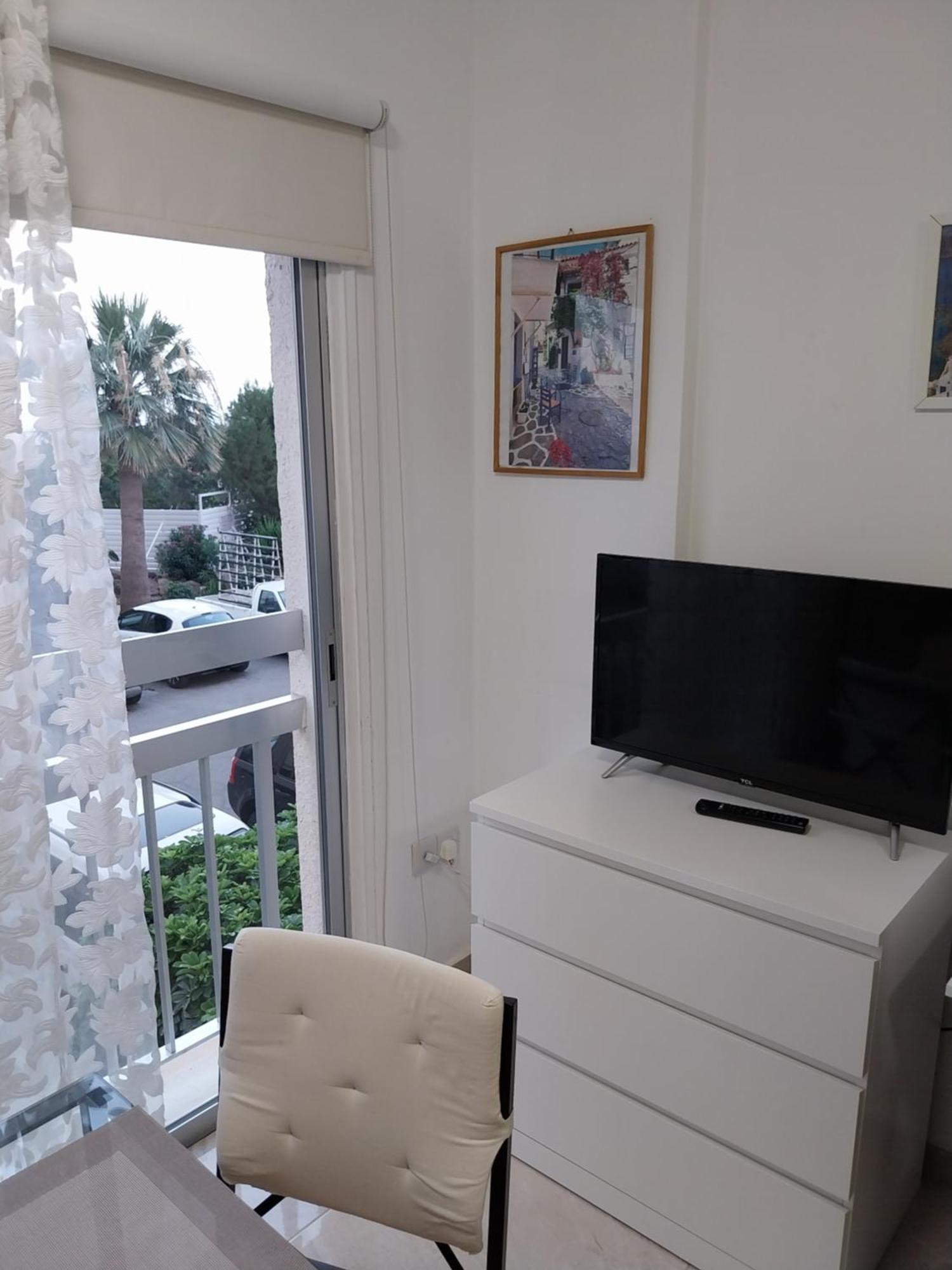 Stelia'S Seagate Studio Apt. لارنكا المظهر الخارجي الصورة